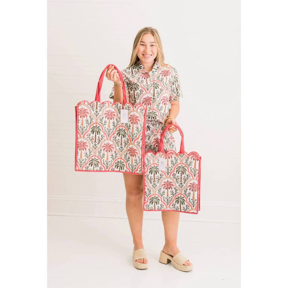 NEW HEART OF GRACE women's palma rosa luxe quilted large tote in white